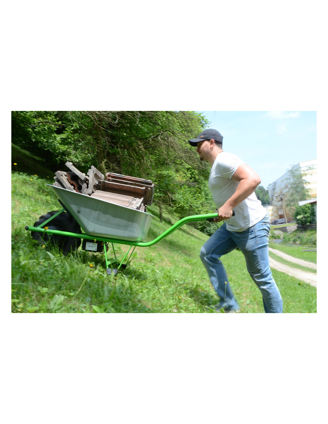 Motúčko STANDARD KLASIK - elektrické kolečko Plastová korba 80 l Pozinkovaný rám Lamelová 16 cm - Obrázek 2